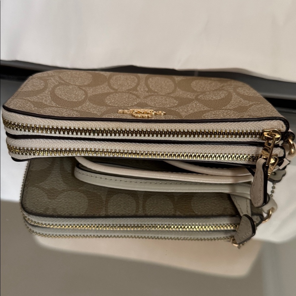 Coach Signature Beige Wristlet Wallet - New - Picture 3 of 8